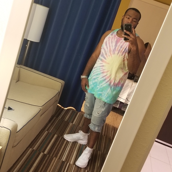 Shoes, clothes and etc. - Picture 3 of 3